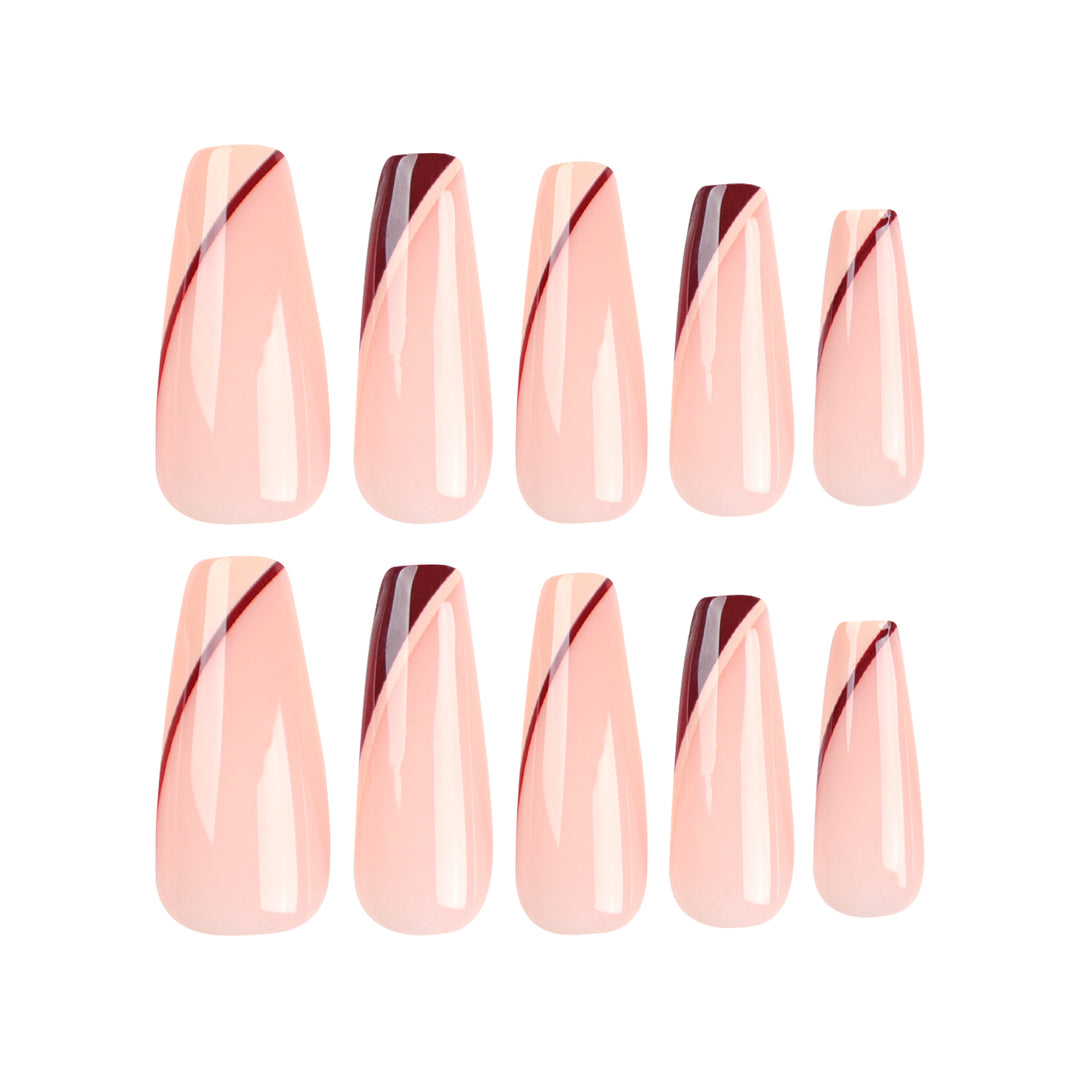Kunstvolle Stiletto-Nägel mit eleganten Farbverlauf und geometrischen Akzenten Karnz