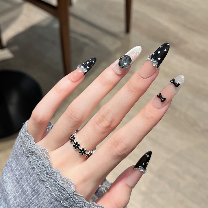 Dekorative mit Strass verzierte Press-On Nagelerweiterungen Karnz
