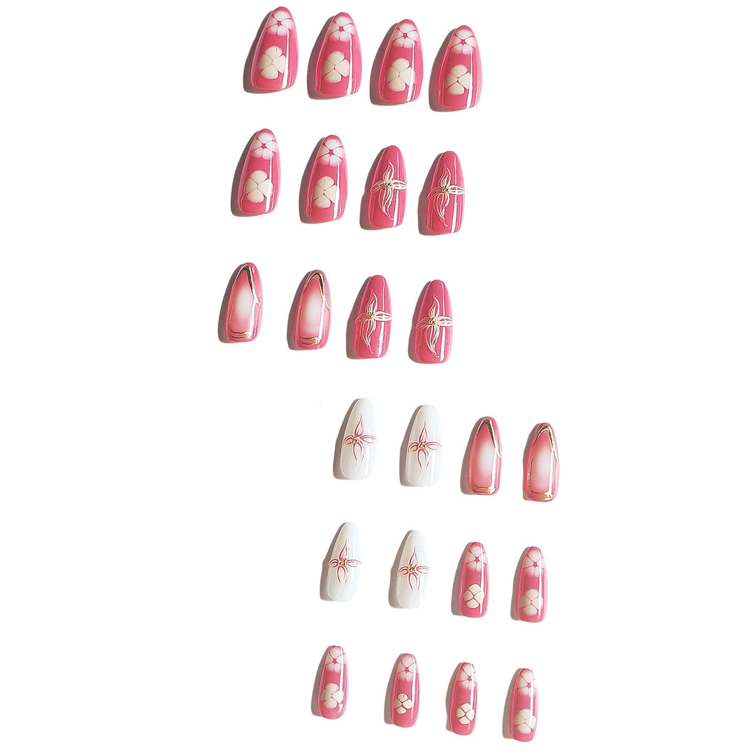 Künstlerisches floral Press-on Nageldesign Karnz