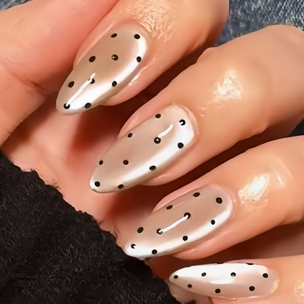 Stylisches Polka Dot Press-On Nail Art Set Karnz