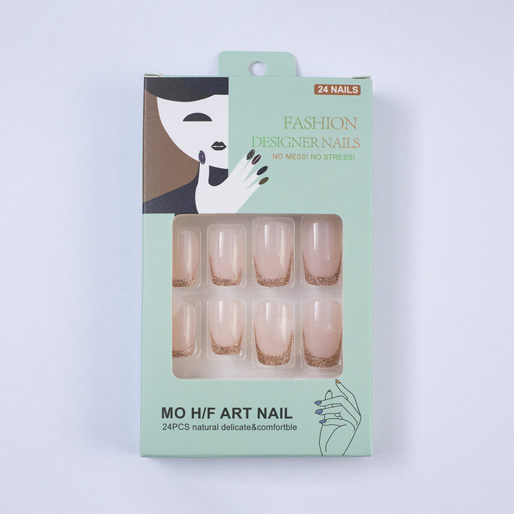 Glamouröse Kunstnägel mit Glitzer-French-Spitze Karnz