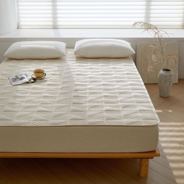 Breathable Quilted Mattress Topper Pad with Elastic Skirt