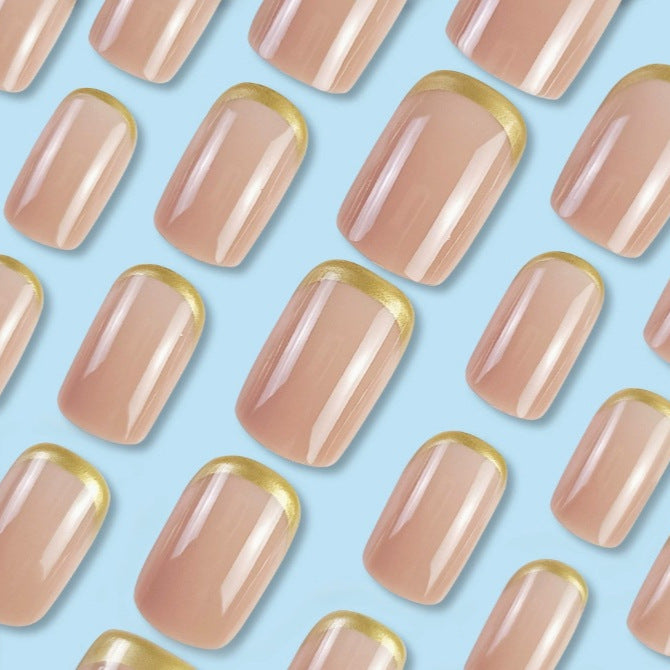 Luxuriöse goldverzierte Gel-Nagelveränderungen Karnz