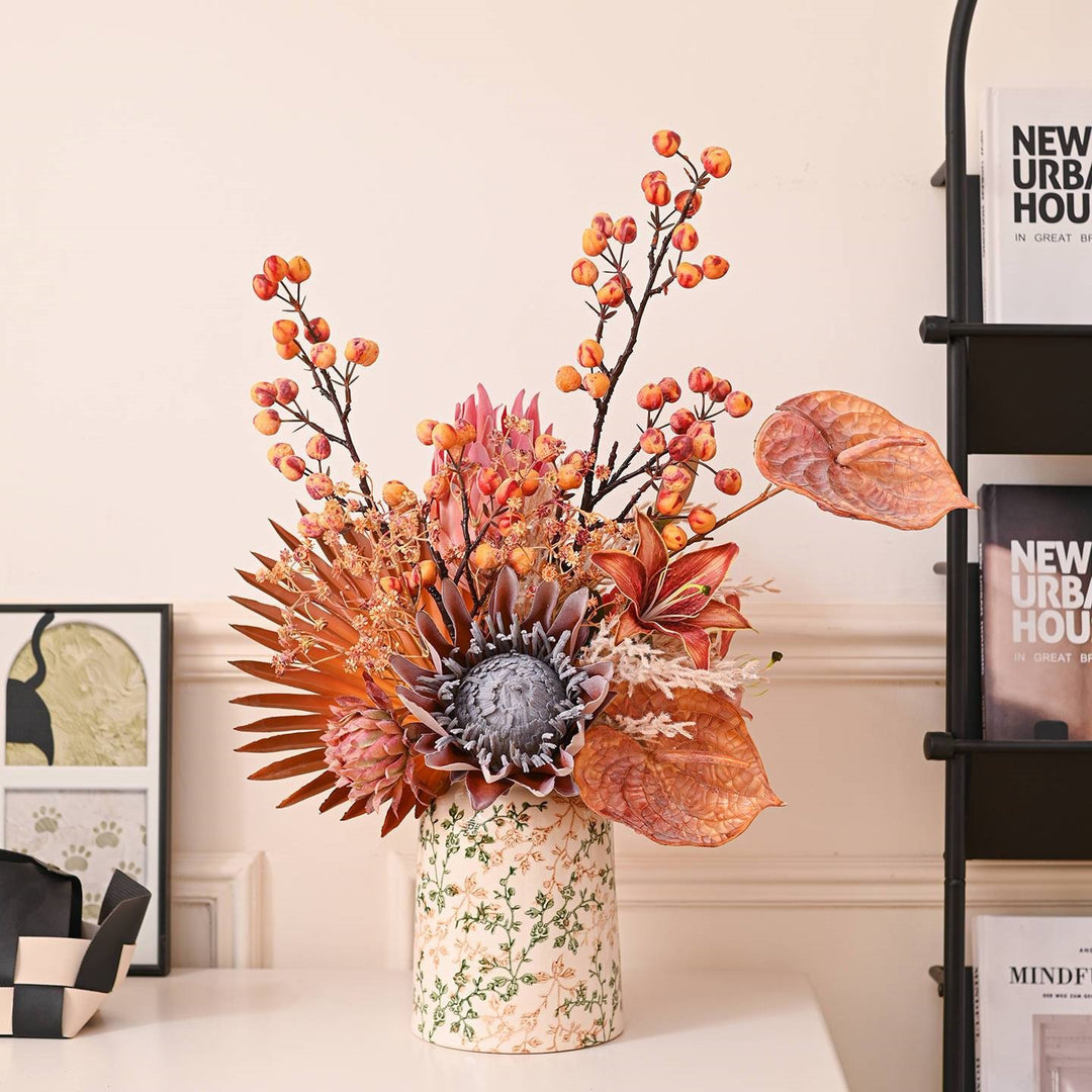 Künstlerisch gestaltetes Blumenarrangement