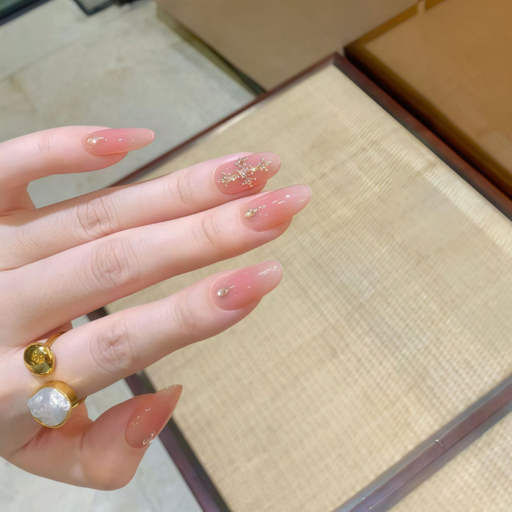 Kunstnägel mit Glamourösem Glitzer-Muster Karnz