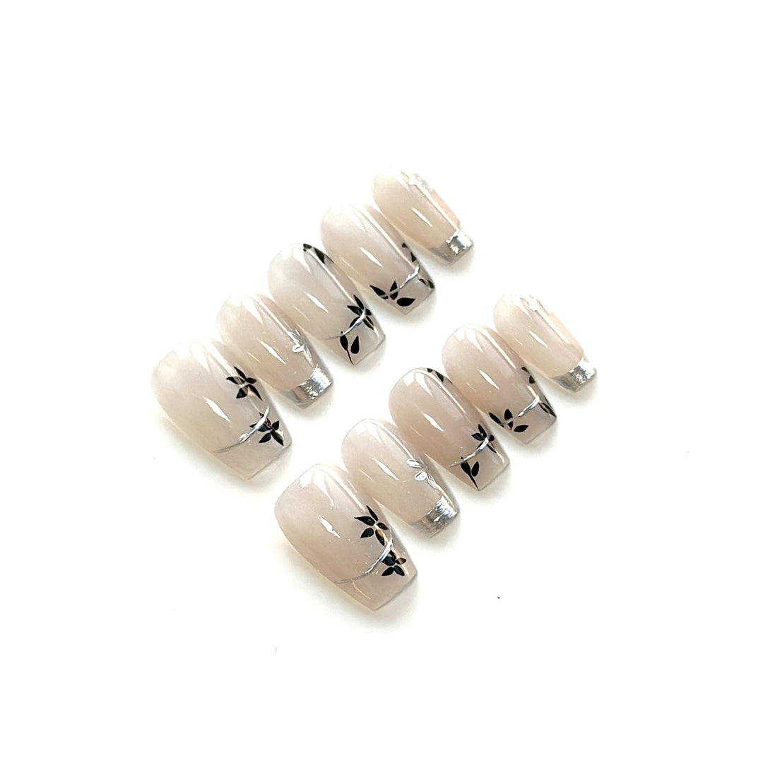 Künstlerisches Floral Press-On Nagelset mit glänzendem Finish