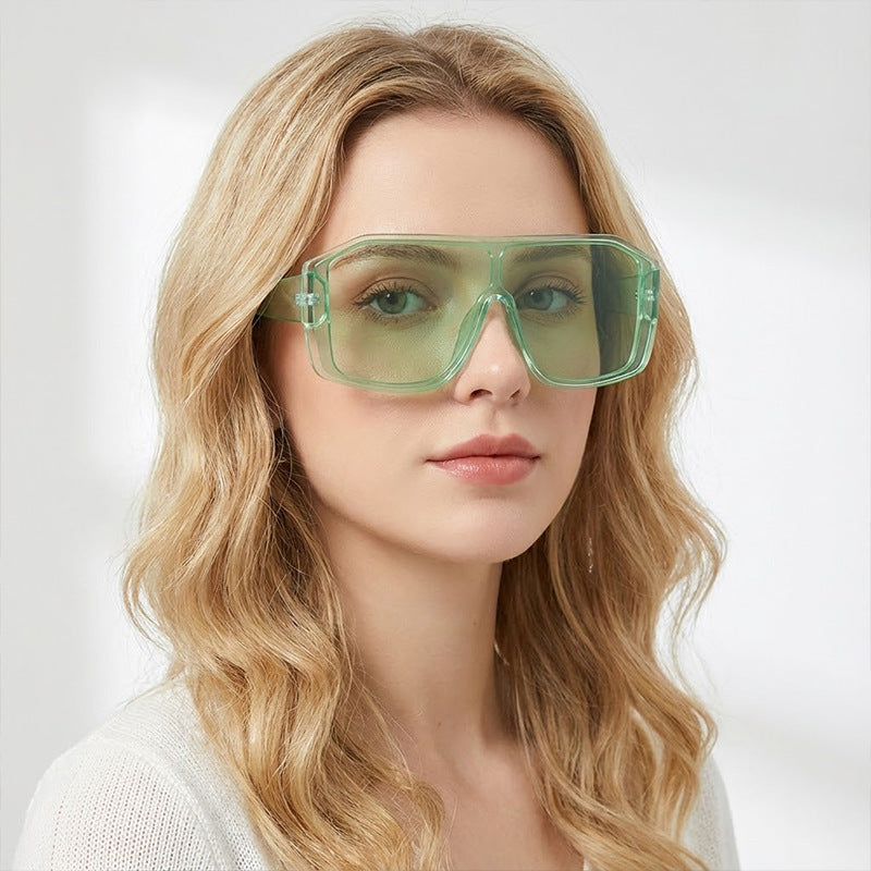Damen Oversized Sonnenbrille mit robustem Rahmen und stylischem Design Karnz