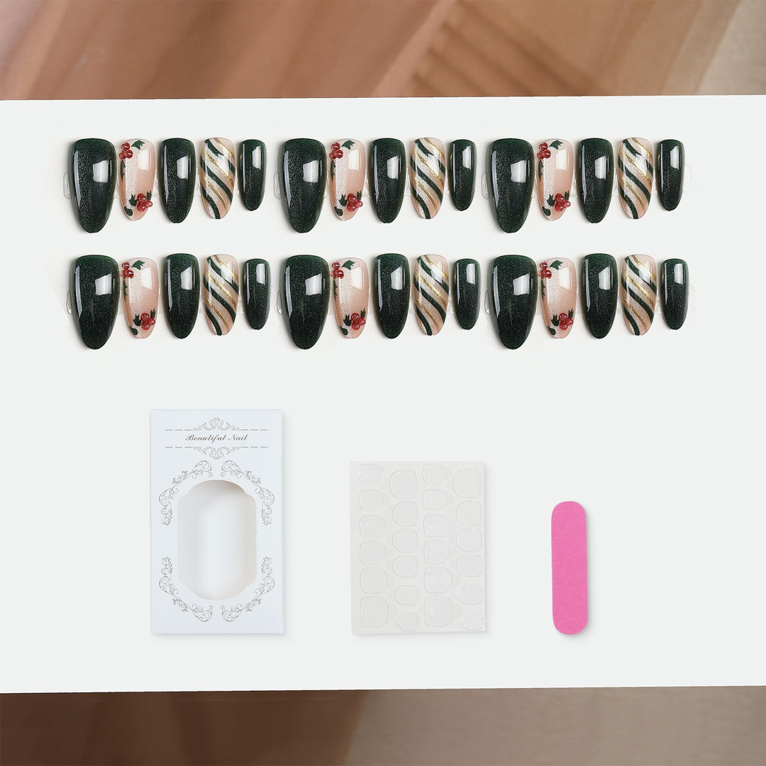 Kunstnagelset mit floralen Akzenten und eleganter Hochglanzoberfläche Karnz