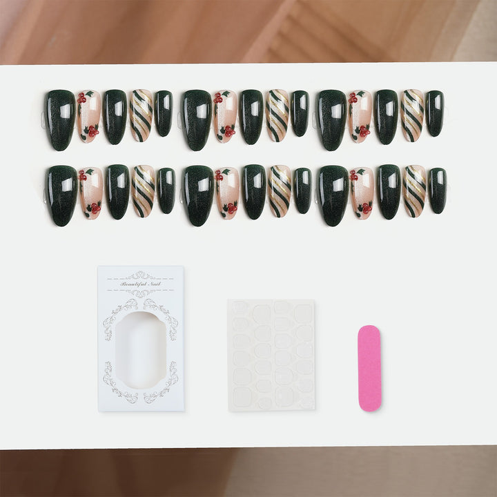 Kunstnagelset mit floralen Akzenten und eleganter Hochglanzoberfläche Karnz
