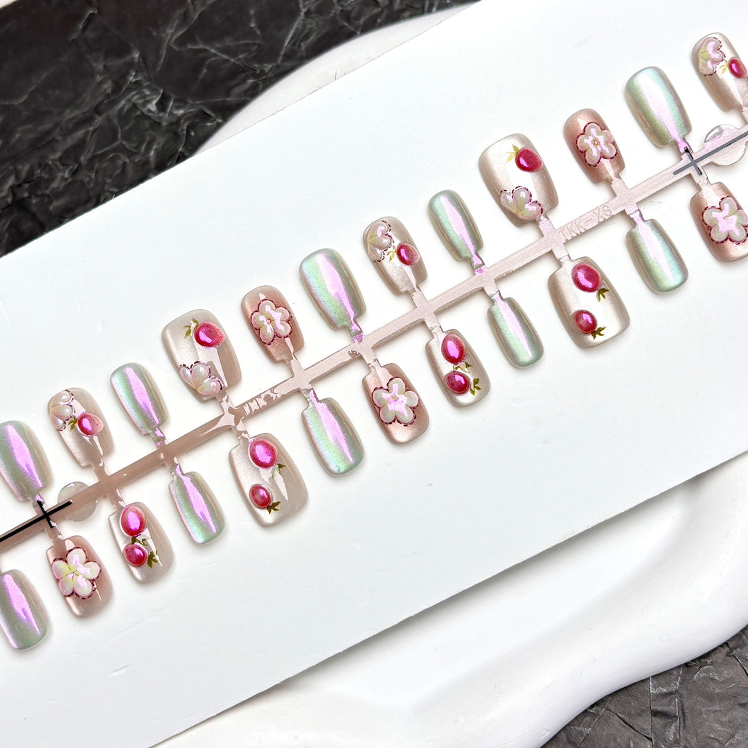 Blumengemusterte Press-On Nagelset