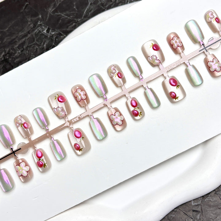 Blumengemusterte Press-On Nagelset