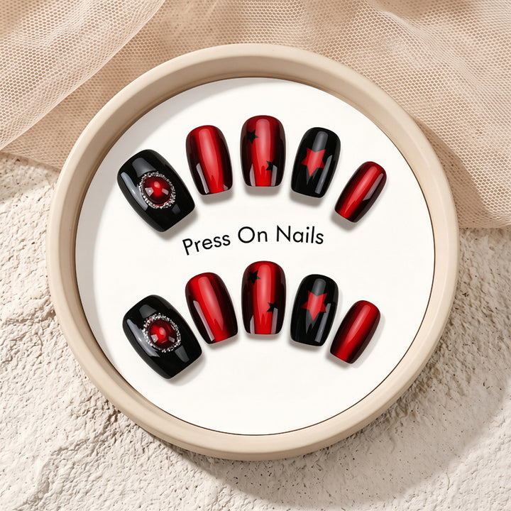 Dekoratives Press-On-Nagelset mit Stern- und Schleifenmotiven Karnz
