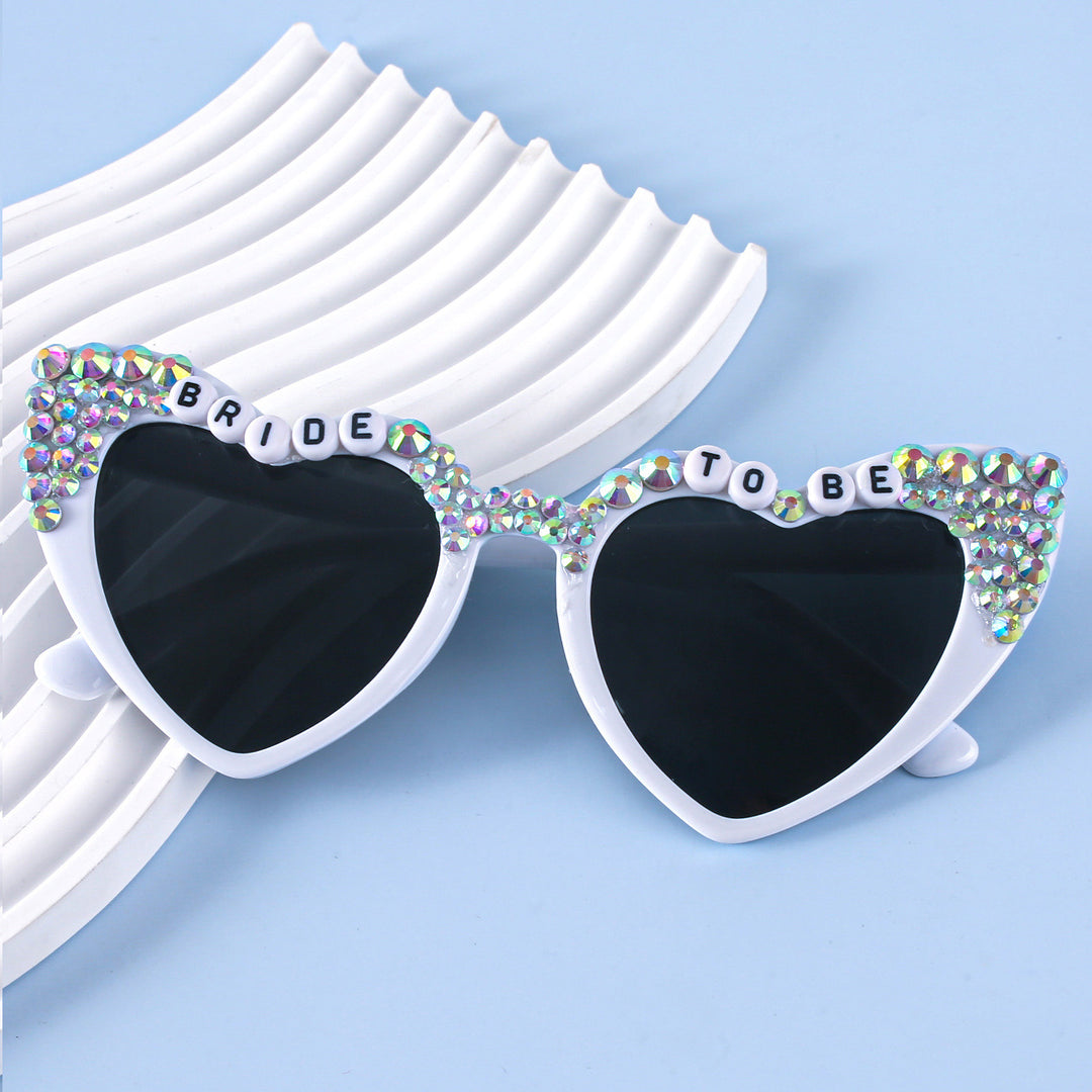 Damen Herzförmige Sonnenbrille mit außergewöhnlichem Dekor Karnz