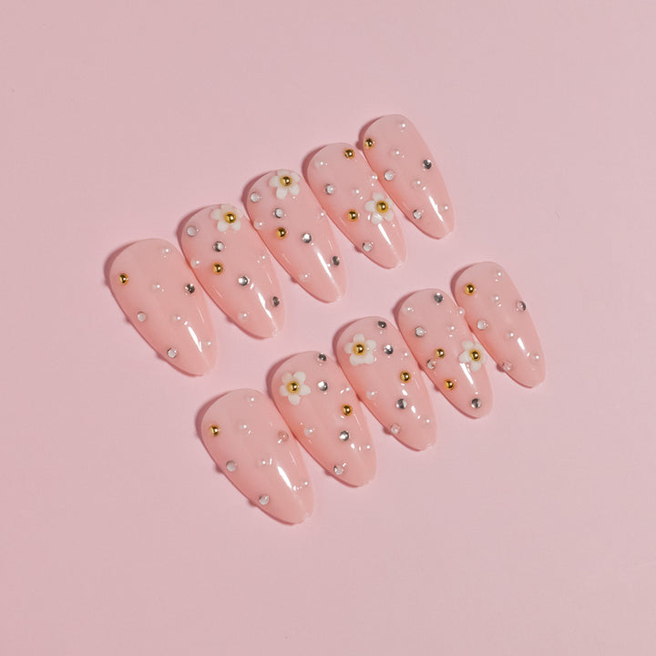 Kreatives DIY Press-On Nagelset Karnz