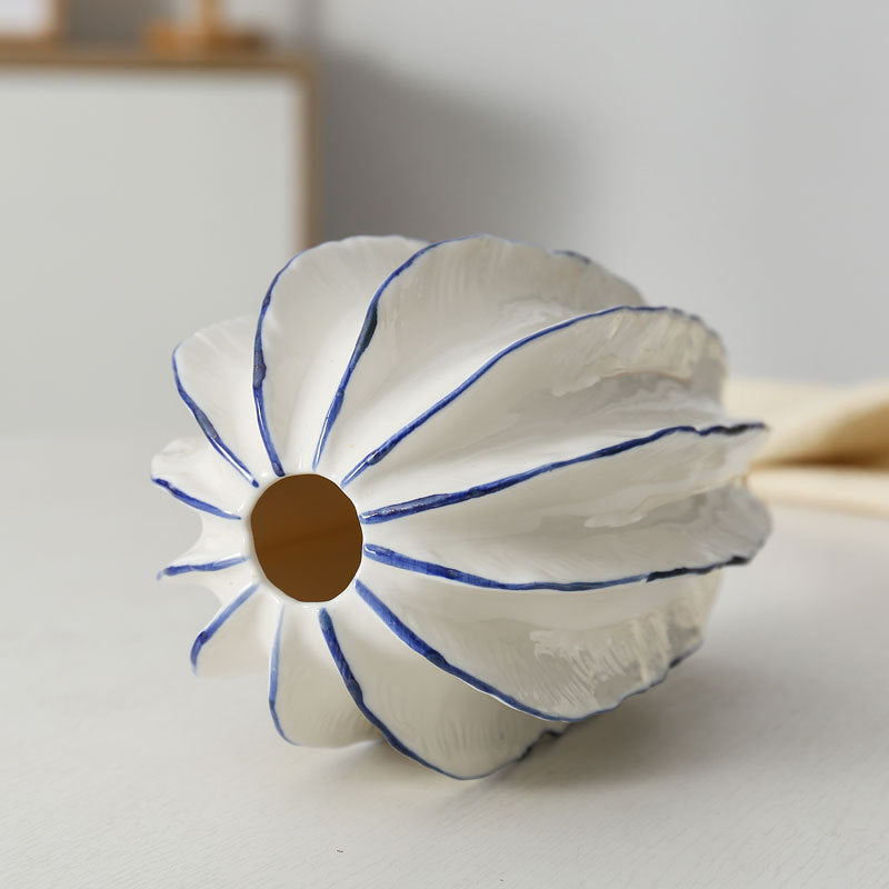 Dekorative Keramikschale im Blüten Design Karnz