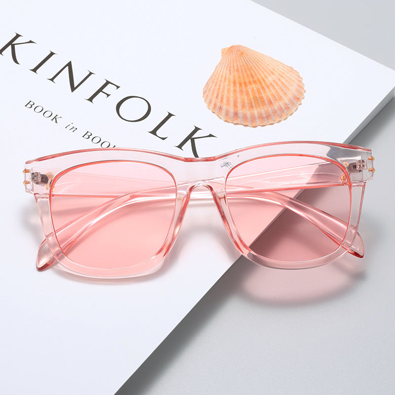 Damen modische Sonnenbrille im zeitgemäßen Design Karnz