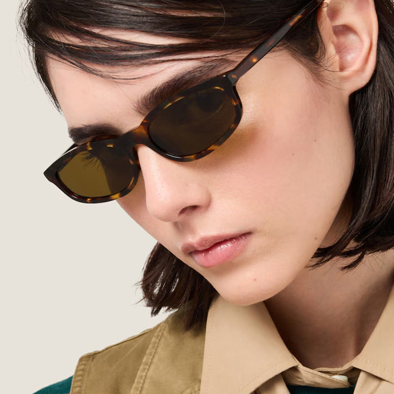 Damen modische Sonnenbrille mit elegantem Design Karnz