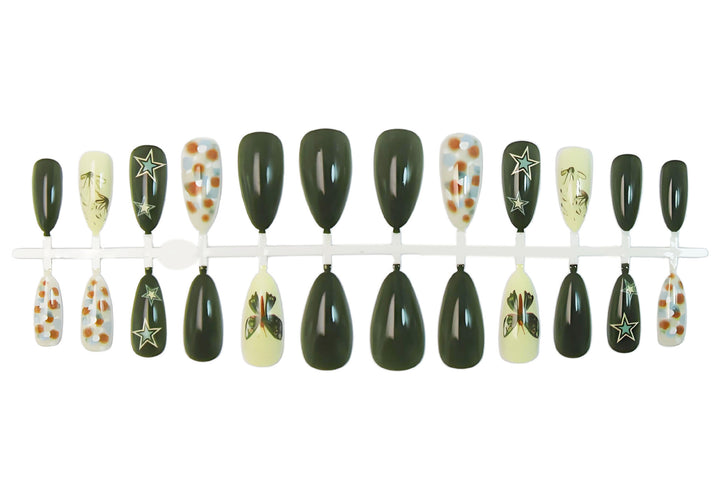 Kunstnagelset mit kreativen Motiven und filigranen Details Karnz