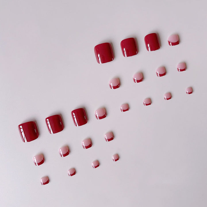 Kunstnagelset mit eleganter französischer Spitze und glanzvollem Finish Karnz