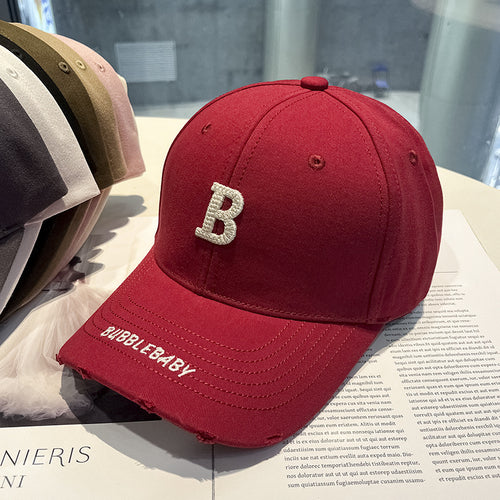 Modische beschädigte Baseballmütze