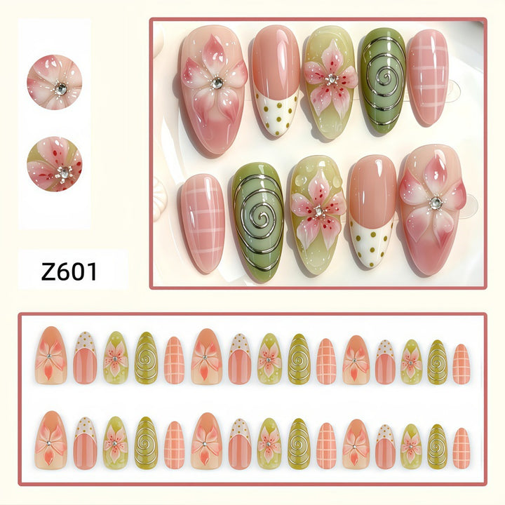 Kunstnägel Im Floralen Blüten-Design Karnz