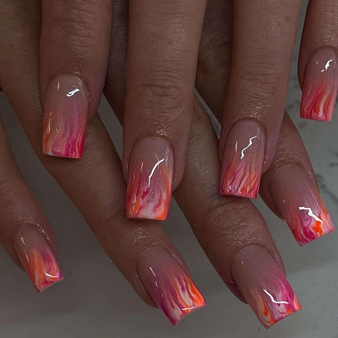 Künstlerisches Farbverlauf-Nageldesign