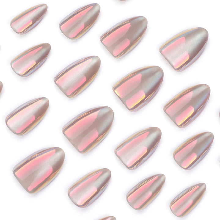 Elegante Kunstvolle Stiletto-Nägel mit schimmerndem Farbverlauf Karnz