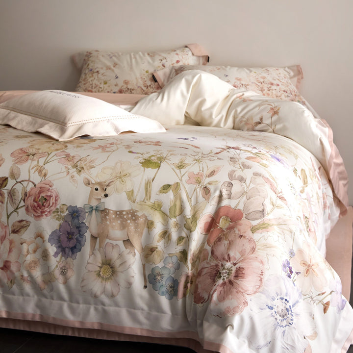 Luxuriöses Satin-Bettwäsche-Set mit floralem und Beerenmotiv