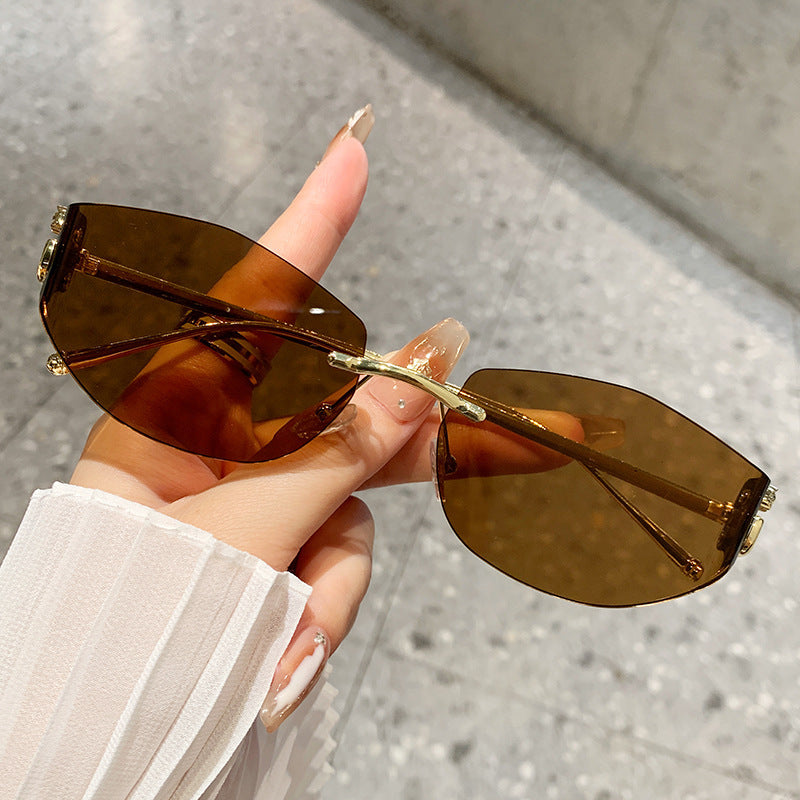 Damen modische Sonnenbrille mit innovativem Schecken-Design Karnz