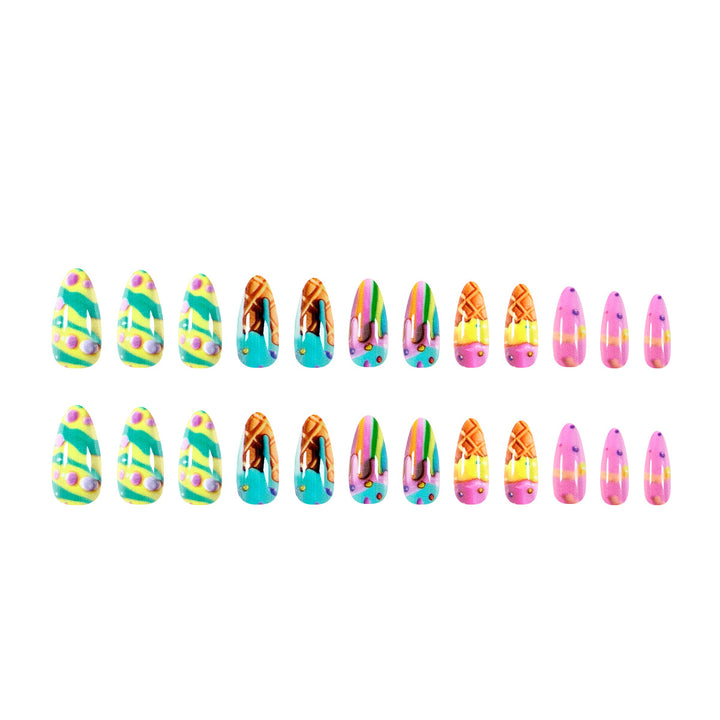 Kunstvolle Nagelkunst im Eiscreme-Design Karnz