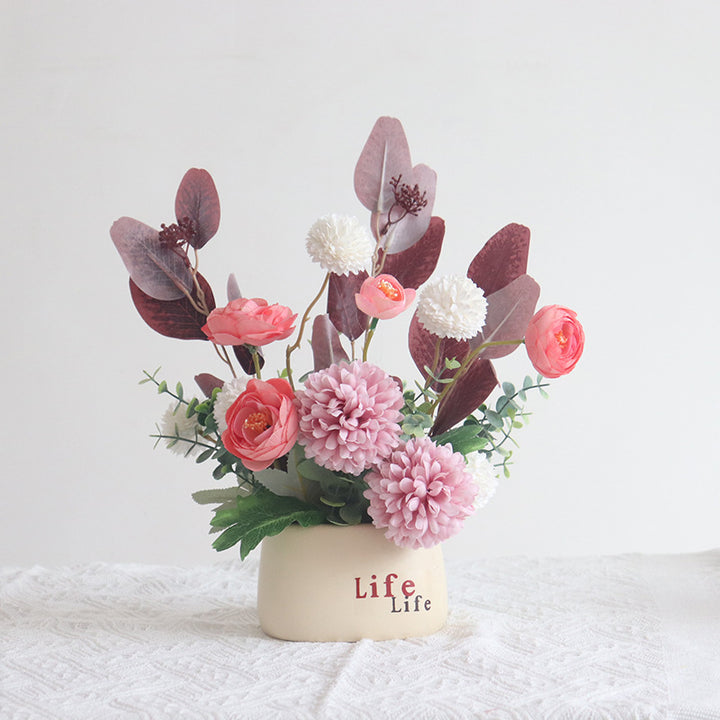 Dekorative Blumenarrangement für Tischdekoration