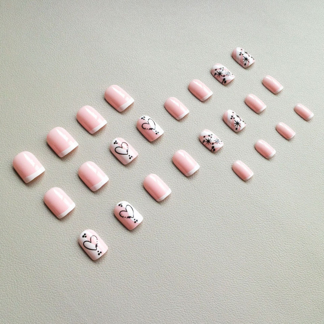 Stylisches Herz-Themen-Nageldesign