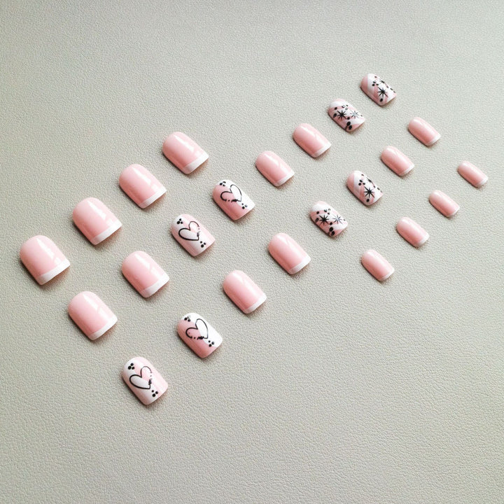 Stylisches Herz-Themen-Nageldesign