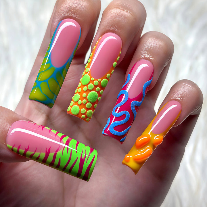 Lebendige abstrakte Nagelkunstspitzen Karnz