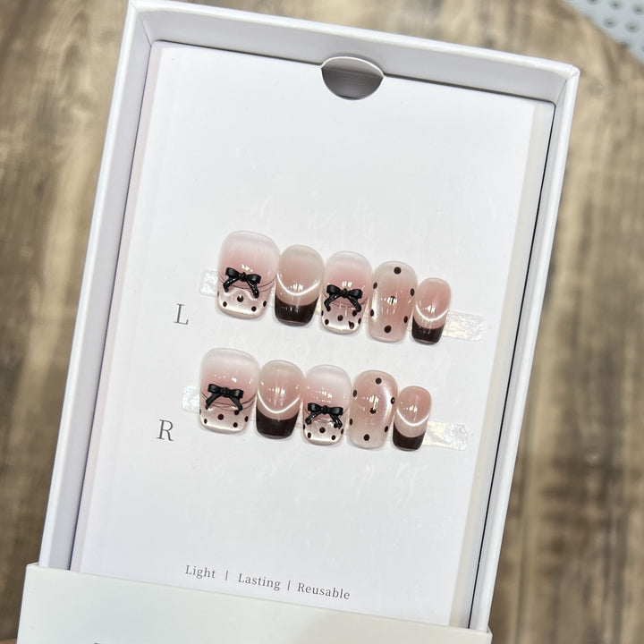 Verspielt Press-On Nagelkunst Set Karnz