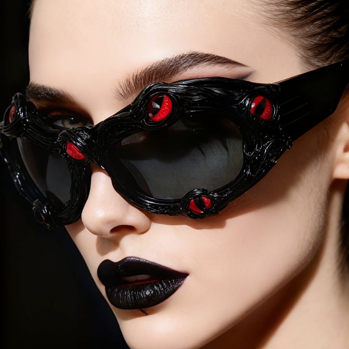 Damen kreative Designer-Sonnenbrille mit extravaganten 3D-Elementen Karnz