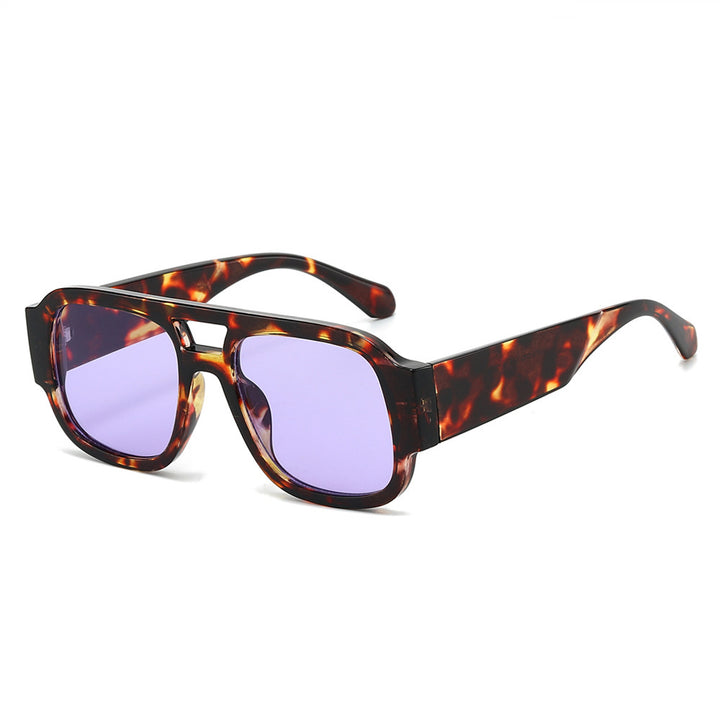 Moderne retro-inspirierte quadratische Sonnenbrillen Karnz