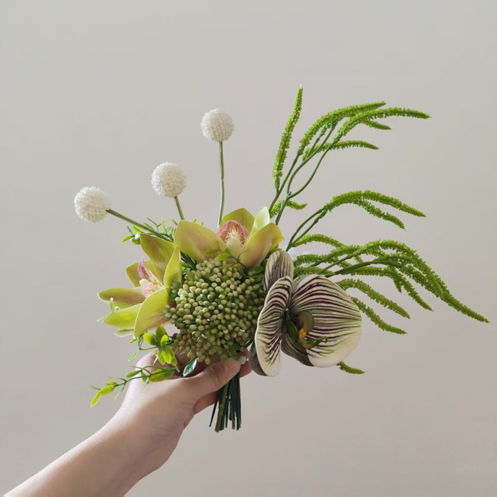 Realistischer Blumenstrauß