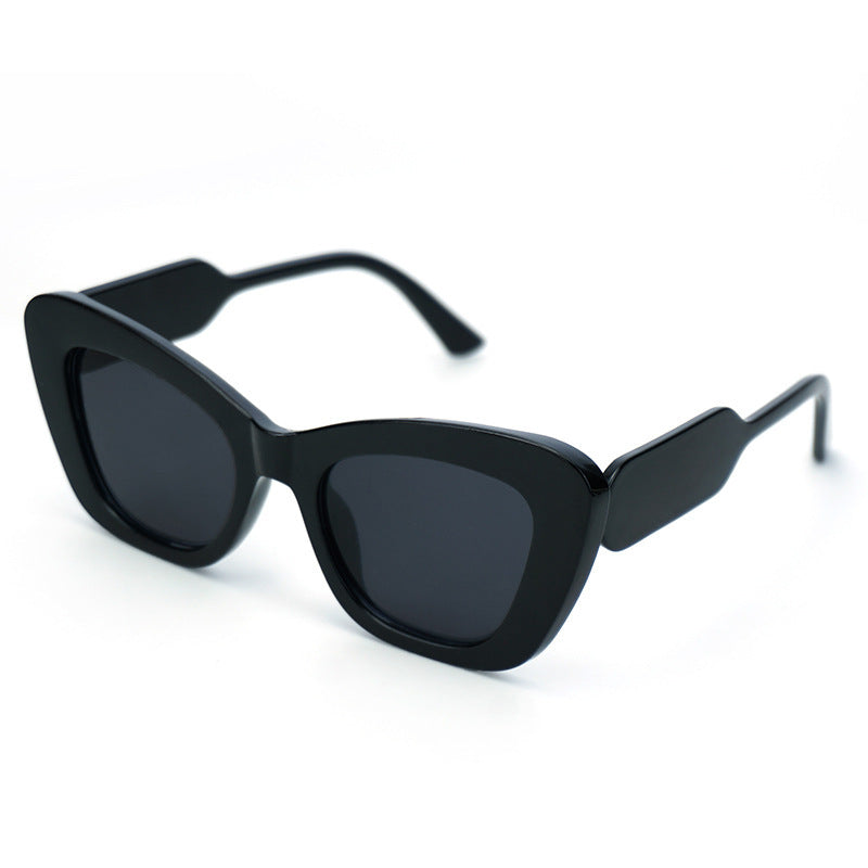 Damen Cat-Eye Sonnenbrille mit stilvollen Details Karnz
