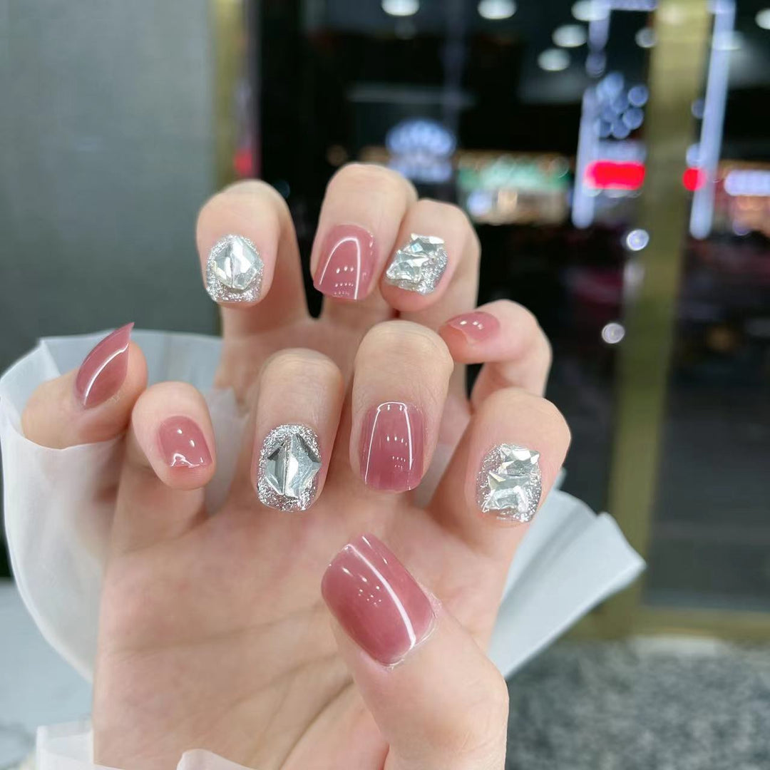 Dekorative Nagelkunst Karnz