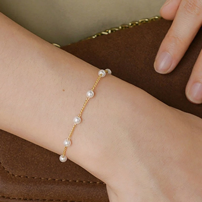 Elegante Perlenakzent-Kettenarmband Karnz