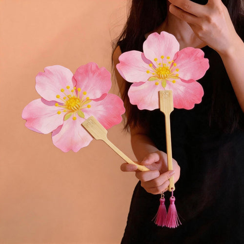 Handgefächer mit Floralen Motiven Karnz
