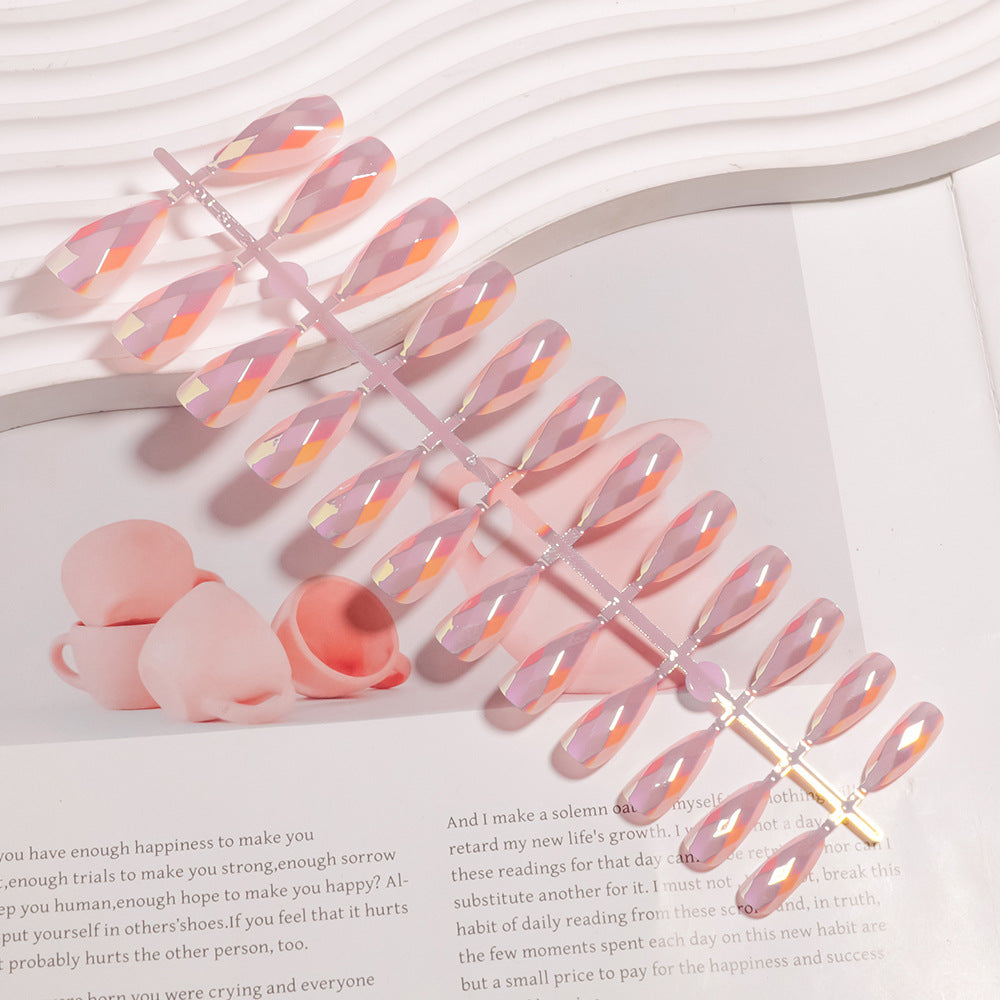 Künstlerisches Press-On-Nagel-Set mit geometrischem Design Karnz