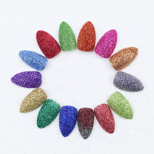 Glitzernde mandelförmige Press-On Nagelspitzen Karnz
