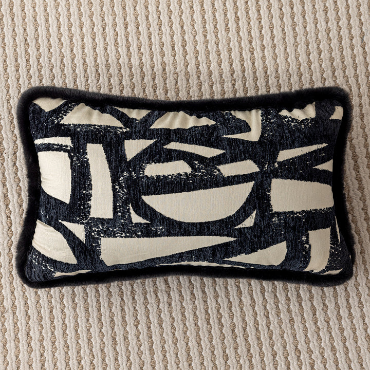 Designer Dekokissen mit abstraktem Muster