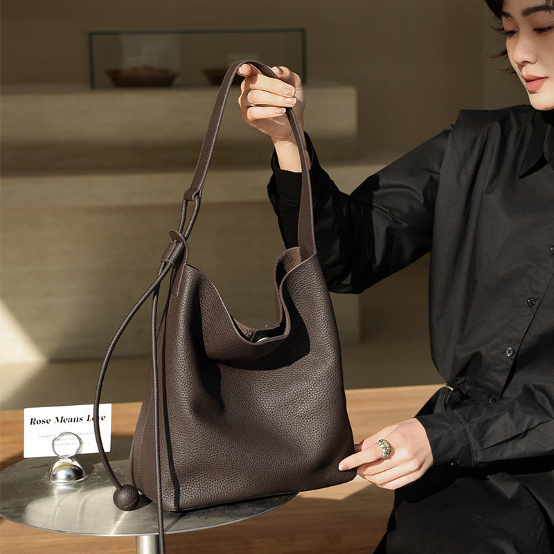 Weiches strukturiertes genarbtes veganes Leder Zugbeutel Hobo Schultertasche