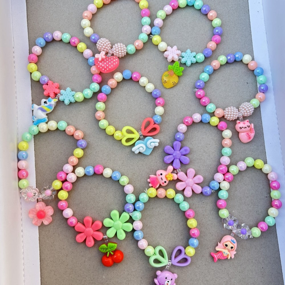 Buntes Armband mit Blumenanhängern Karnz