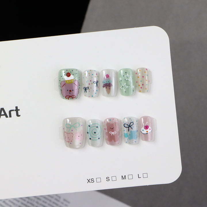 Dekorative Nagelkunst Karnz