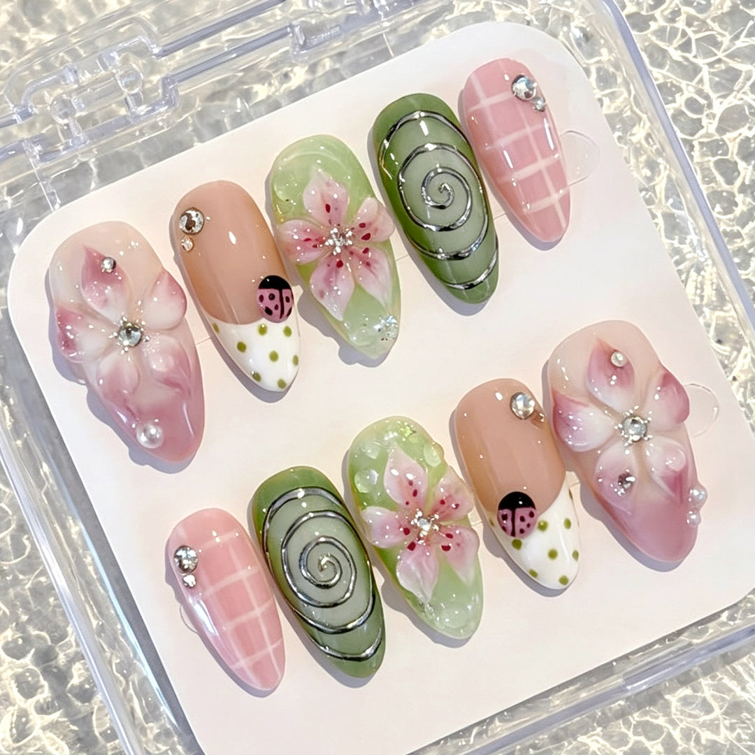Künstlerisches Floral Design Press-On Nagel Set Karnz