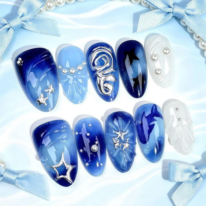 Galaxy-inspirierte Druck-Nagelkunst